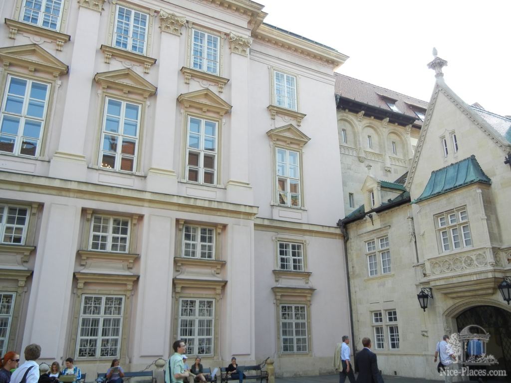 Здания в Старом городе - Братислава - столица Словакии
