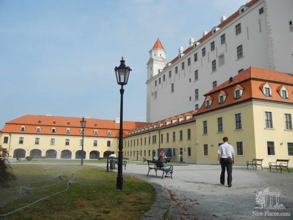 На территории Братиславского замка - Братиславский град (Bratislavský Hrad)