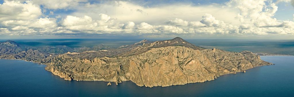 Заповедник Карадаг, вид с самолета - Красоты Крыма (артовые фото)