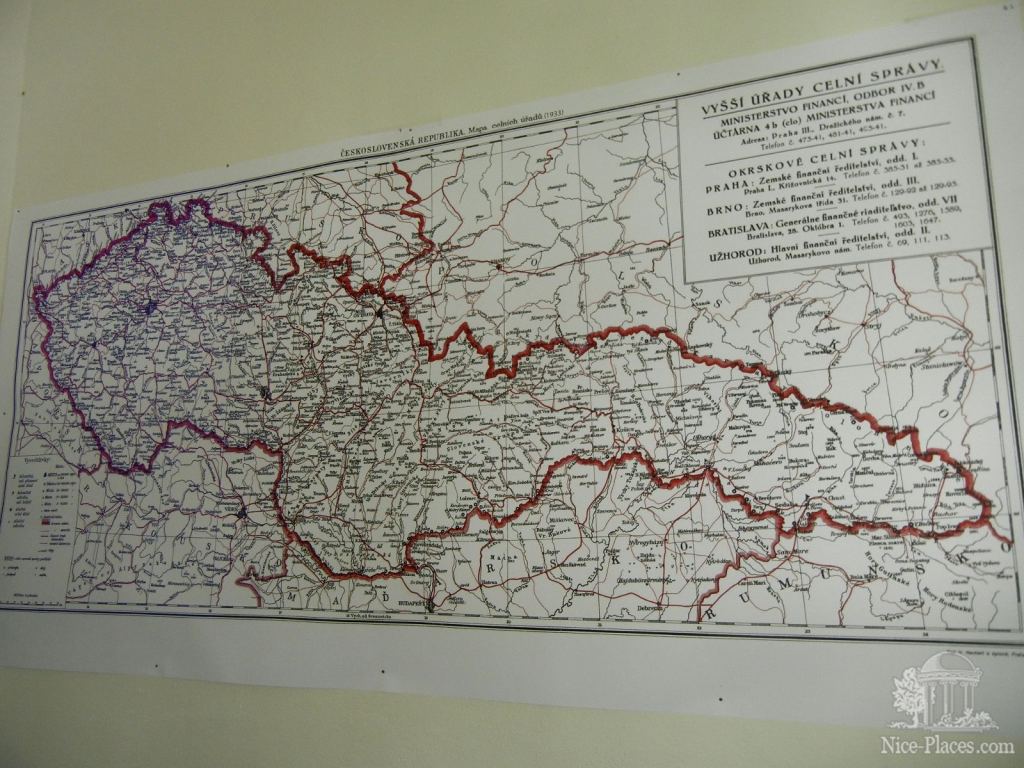 Карта Чехословакии и её границ по состоянию на 1933 год - Музей таможни в Братиславе