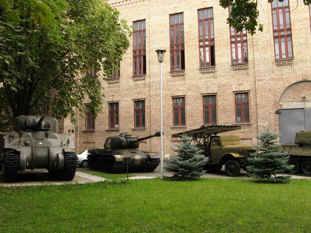 Фото 7 - Музей военной техники (Киев)