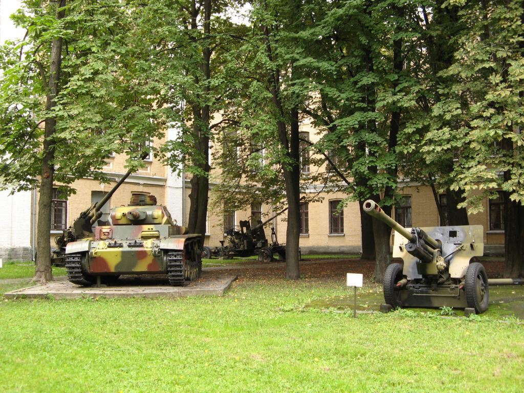 Фото 9 - Музей военной техники (Киев)