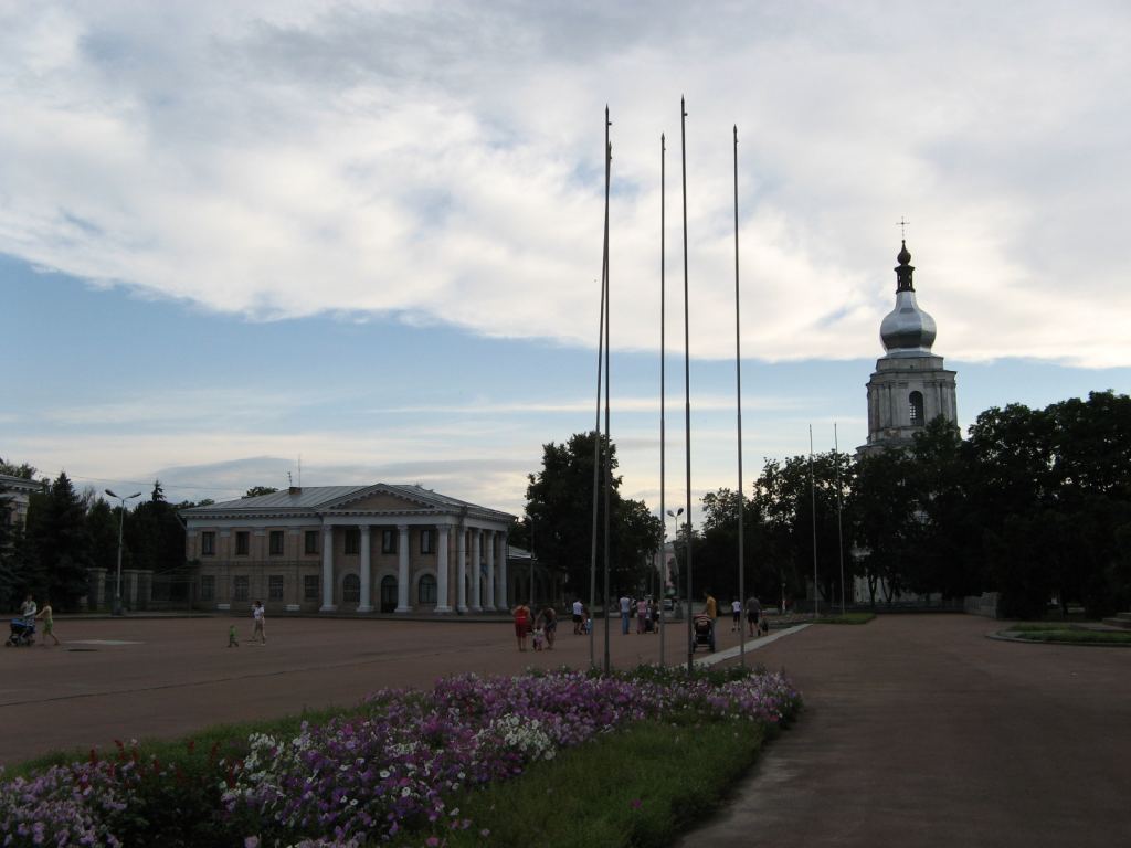 Переяслав-Хмельницкий, на центральной площади - г.Переяслав-Хмельницкий