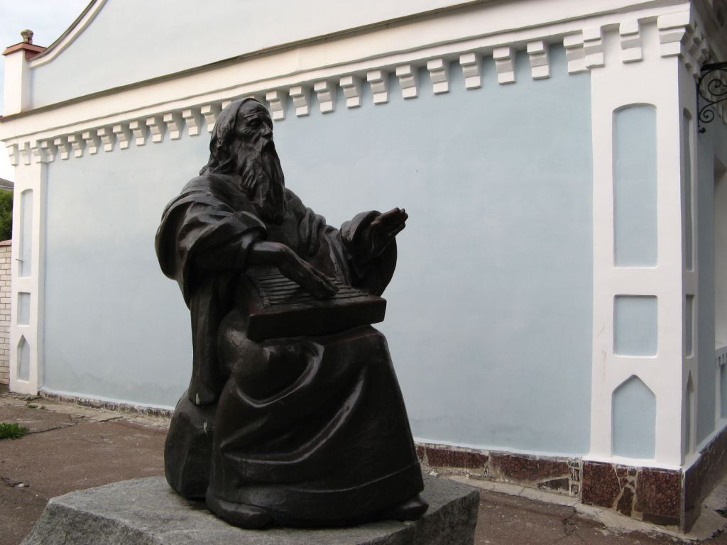 Переяслав-Хмельницкий, памятник кобзарю возле музея кобзарства - г.Переяслав-Хмельницкий