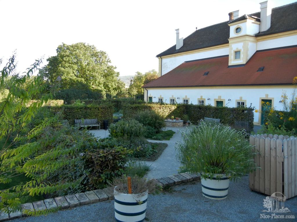 Еще один сад в Meierhof - Замок Шлосс Хоф (Schloss Hof) в Австрии