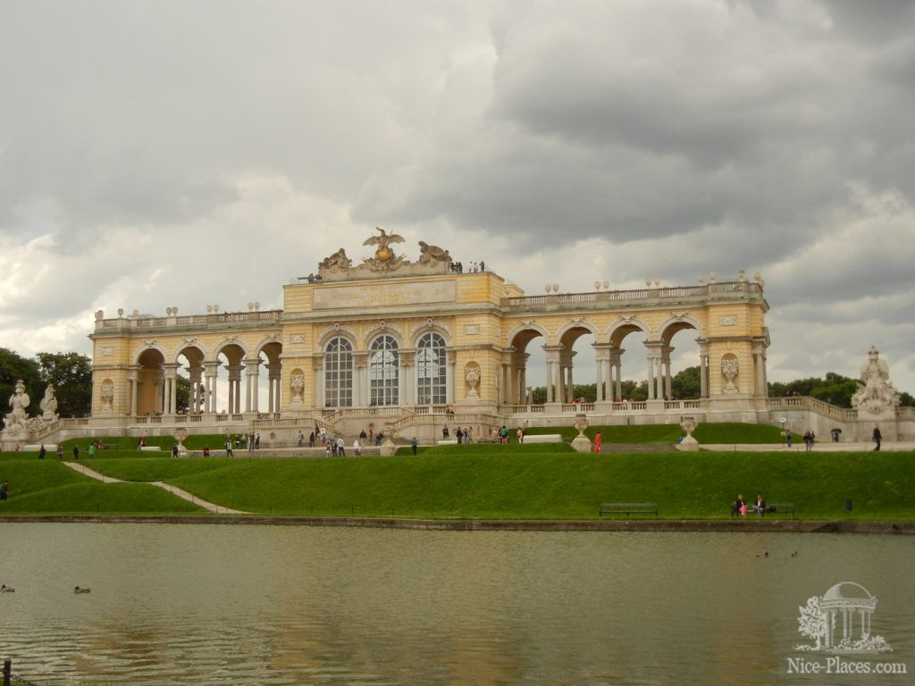 Обзорная площадка Глориетта - Дворец Шенбрунн в Вене