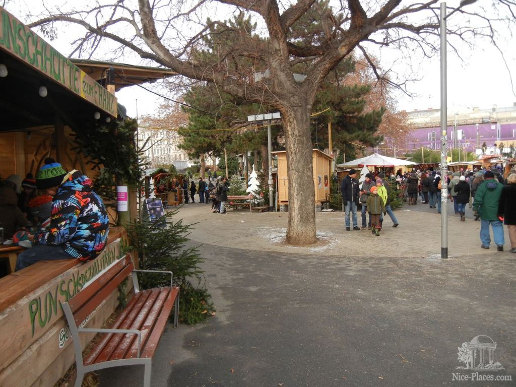 Ярмарка возле Карлскирхе - Рождество в Вене 2012 - фотоотчет очевидцев
