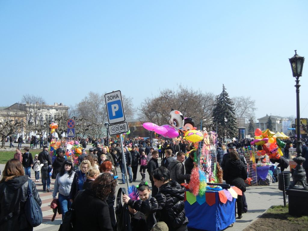 На Театральной площади тоже весело - Одесская Юморина 2011