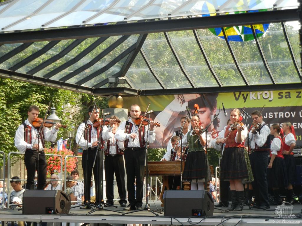 Фото 19 - Ярмарка "Дни народного творчества в Словакии" 2012