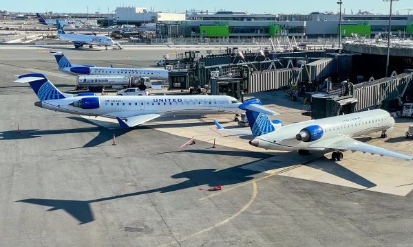 Пассажирка подала в суд на авиакомпанию из-за ожога четырехлетней дочери