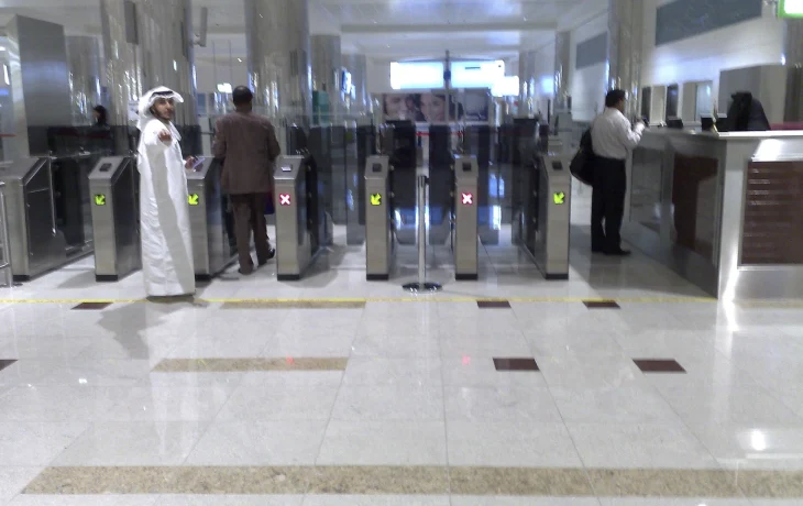 Обстановка в аэропорту Дубая: пассажиры flydubai вылетают в Россию в порядке живой очереди Обстановка в аэропорту Дубая: пассажиры flydubai вылетают в Россию в порядке живой очереди