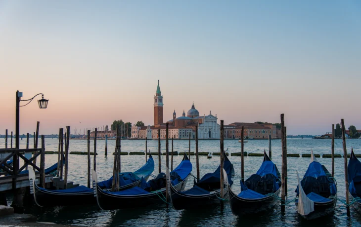 Туристам предлагают недорого слетать в Италию через Ереван