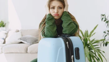 Туристы боятся увольнения из-за переноса рейса с Пхукета на 4 дня