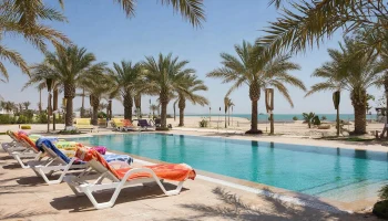 Группа британцев напала на российских туристов в отеле в Египте