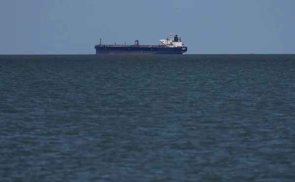 Утечки нефти после атаки на танкер в порту Дубая удалось избежать