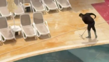 В отелях Турции после «песчаного дождя» бассейны пришлось закрывать В отелях Турции после «песчаного дождя» бассейны пришлось закрывать