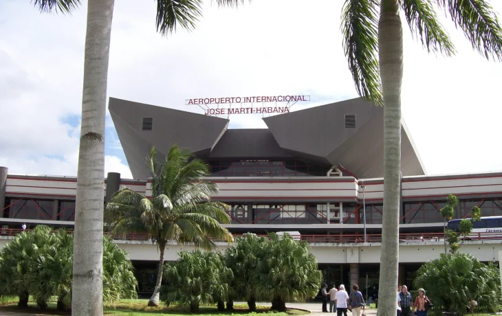 Вместо Москвы самолет с кубинского курорта приземлился в Гаване
