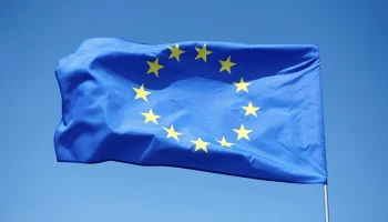 ЕС обсуждает пересмотр уже выданных россиянам виз и ВНЖ