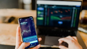 Туристам объяснили, почему надбавка к курсу ЦБ у туроператоров доходит до 6,5%