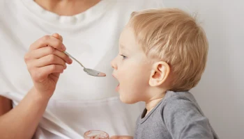 Минтранс: пассажирам разрешат брать в самолет более 100 миллилитров детского питания