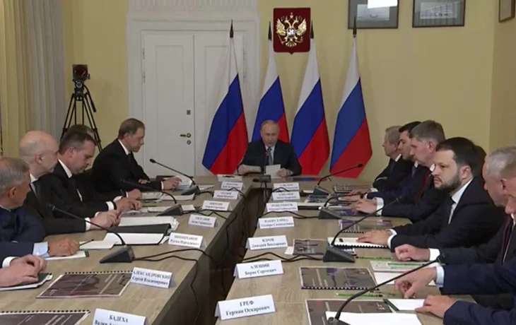 Путин: российские авиакомпании должны летать на отечественных самолетах Путин: российские авиакомпании должны летать на отечественных самолетах