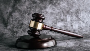 Пассажир покурил в самолете на 50 тысяч рублей
