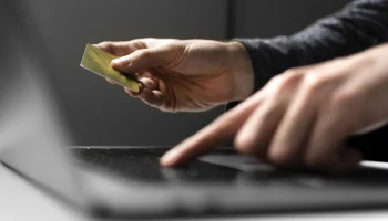 МВД предупреждает о сезонных схемах обмана перед отпусками и каникулами