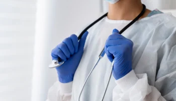 Туристку в коме пытаются стабилизировать для транспортировки из Египта в Россию