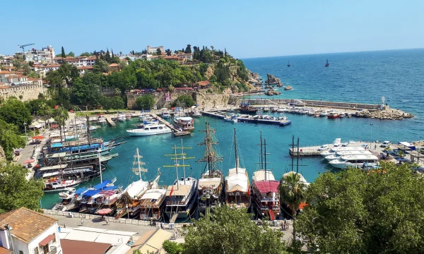 Туроператоры наращивают число рейсов в Анталью из российских городов