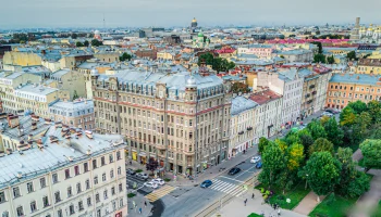 100 тысяч рублей за USB-порт: что предлагают отели Санкт-Петербурга на Первомай