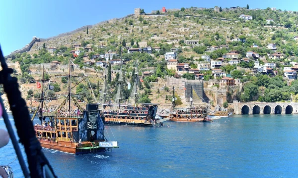 Как туристам из Питера в майские праздники сэкономить на турах в Турцию