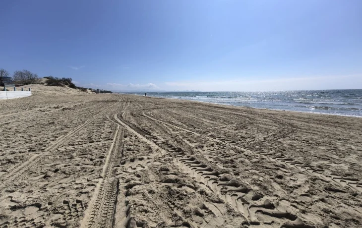У туристов возникают вопросы к качеству нового песка в Анапе