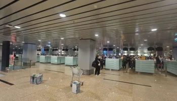 Туристы на 4 часа застряли в аэропорту Вьетнама