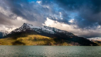 Российских туристов депортируют из Чили после катания на гидроциклах в Патагонии