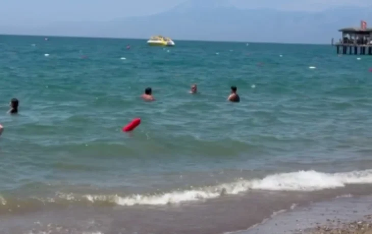 Туристы жалуются на неблагоприятные условия для купания на пляже нового отеля в Турции Туристы жалуются на неблагоприятные условия для купания на пляже нового отеля в Турции