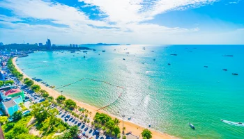 Российские туристы под угрозой депортации после драки на пляже в Паттайе