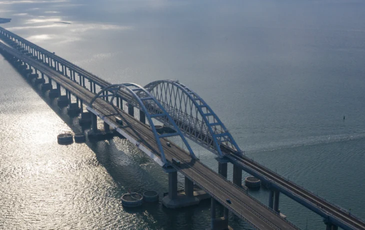 Минтранс не будет снимать ограничения на проезд по Крымскому мосту