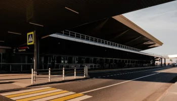 В Пулково пообещали в будущем не допускать коллапса при приеме большого числа самолетов