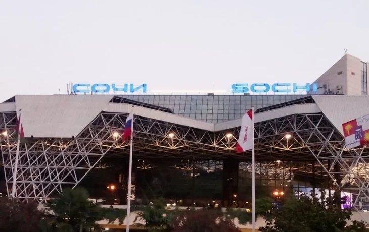 В аэропорту Сочи из-за &laquo;ковра&raquo; задержки рейсов достигают 17 часов