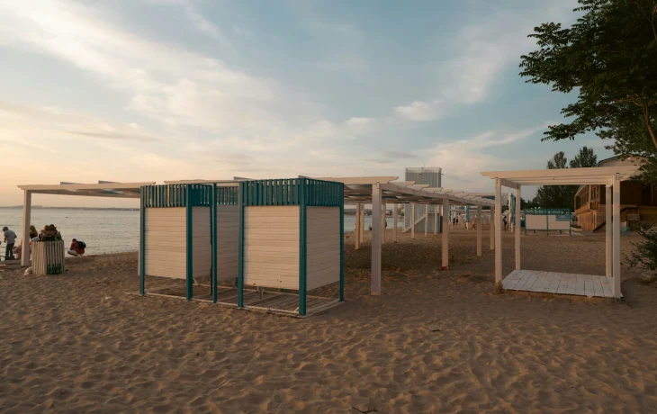 Роспотребнадзор допустил проведение летнего туристического сезона на пляжах Анапы