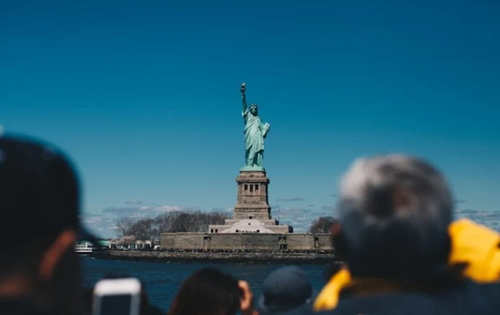МИД предупреждает россиян об угрозе задержания за рубежом по запросу США