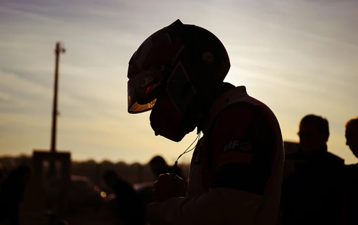 Туристам не удастся попасть на «Формулу-1» в Бахрейне и Саудовской Аравии Туристам не удастся попасть на «Формулу-1» в Бахрейне и Саудовской Аравии