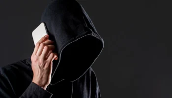 Российских туристов снова предупредили о мошеннических схемах при покупке туров и авиабилетов