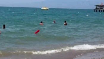 Туристы жалуются на неблагоприятные условия для купания на пляже нового отеля в Турции