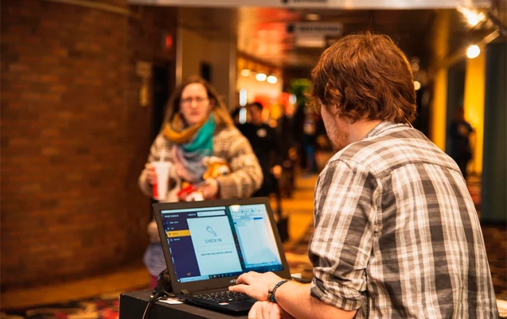 &laquo;Аэрофлот&raquo; выплатит 300 тысяч семье туристов, попавших под овербукинг