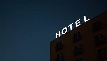 Семейным отелям предложат запрет на алкоголь после 23:00