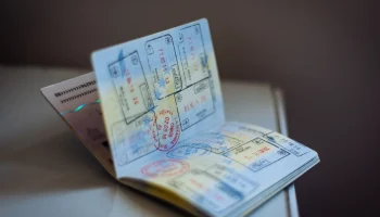 Из-за одной цифры в загранпаспорте туристы не смогли улететь в Египет