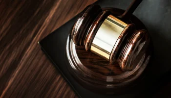 Пассажир отсудил у S7 55 тысяч рублей за потерянный чемодан