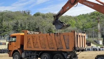 В Туапсе собрали 4165 кубометров загрязненного грунта и смеси воды с мазутом