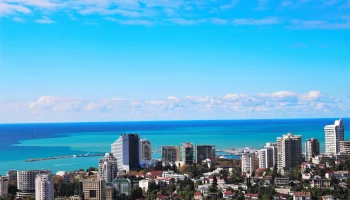 Задержки рейсов в аэропорту Сочи достигают 19 часов Задержки рейсов в аэропорту Сочи достигают 19 часов